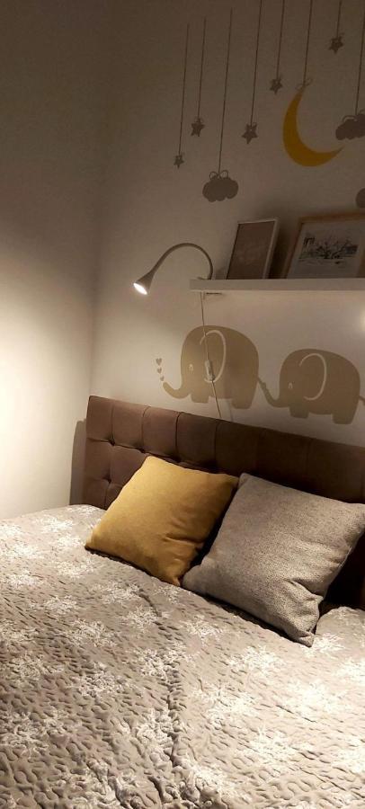 Anka Apartman สเมเดเรโว ภายนอก รูปภาพ